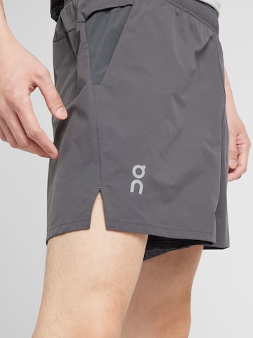 Regular Pantalon de sport 'Essential' On en gris