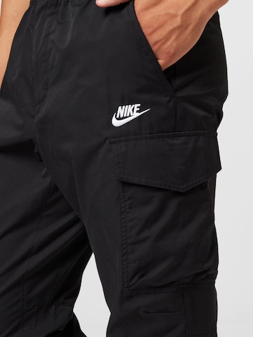 Nike Sportswear - Tapered Calças cargo 'Utility' em preto