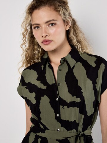 Robe ' ' Apricot en vert