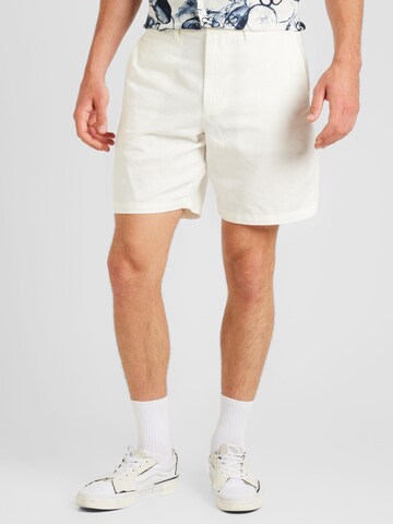 Regular Pantaloni eleganți de la GAP pe alb: față