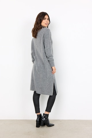 Soyaconcept Stickad klänning 'NESSIE' i grå