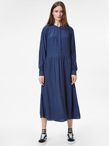 MOSS COPENHAGEN Kleid 'Diana Morocco' in Blau: predná strana