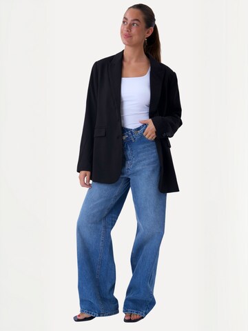 TEESHOPPEN - Blazer ' Classic ' em preto