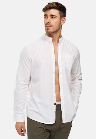 Coupe regular Chemise INDICODE JEANS en blanc