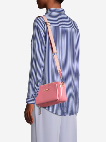 TOMMY HILFIGER Umhängetasche in Pink