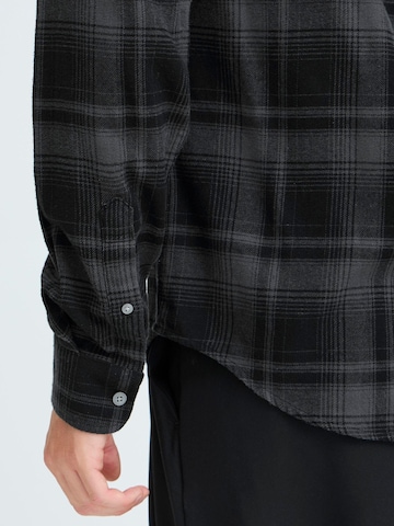 Casual Friday - Ajuste regular Camisa ' CFSIGVARD ' en negro