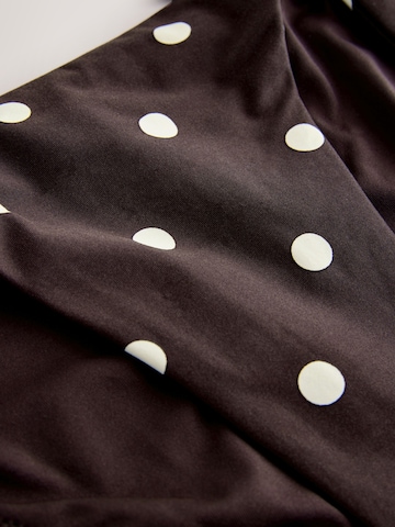 Slip costum de baie de la Next pe maro