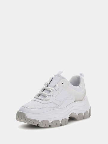 GUESS Sneaker 'Bisun' in Weiß