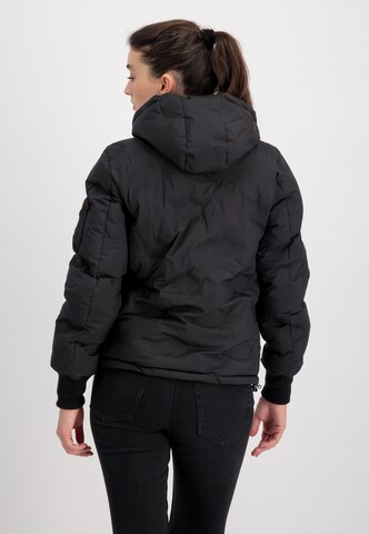 ALPHA INDUSTRIES Zimní bunda 'Flight Jacket Hooded Logo Puffer Wmn' – černá