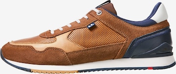 LLOYD Sneakers laag in Bruin: voorkant