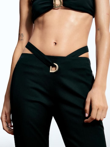 Desigual - Acampanado Pantalón de pinzas en negro