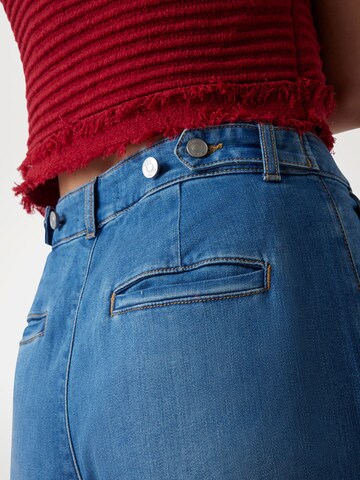GUESS Loosefit Jeans in Blau