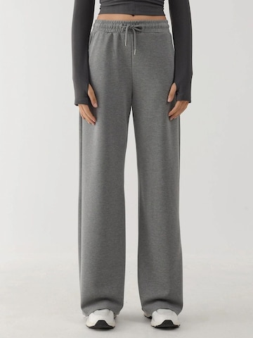 Pantalon de sport 'Jogginghose' Hiccup en gris : devant