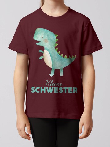 watabout.kids T-Shirt 'Dinosaurier 03 Kleine Schwester' in Rot