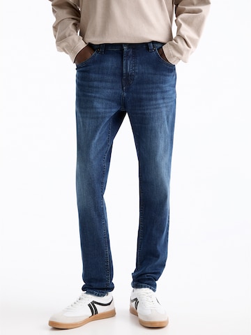 Pull&Bear Regular Jeans in Blue: front