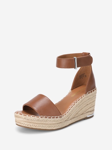 Dream Pairs Sandals in Brown: front