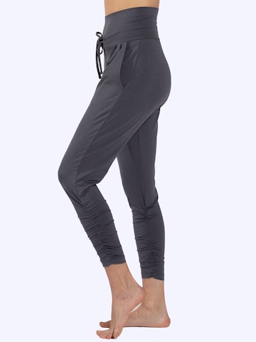 Magadi Regular Sporthose 'Francis'‌‌‌‌‌‌‌ in Grau