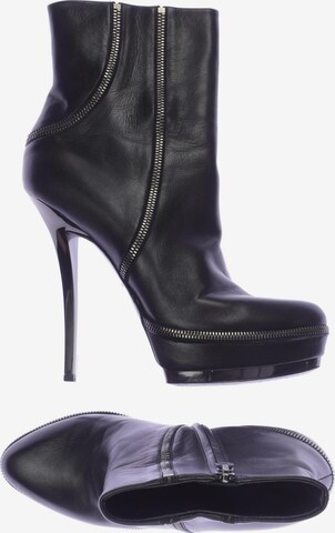 Gucci Dress Boots in 39 in Black: front