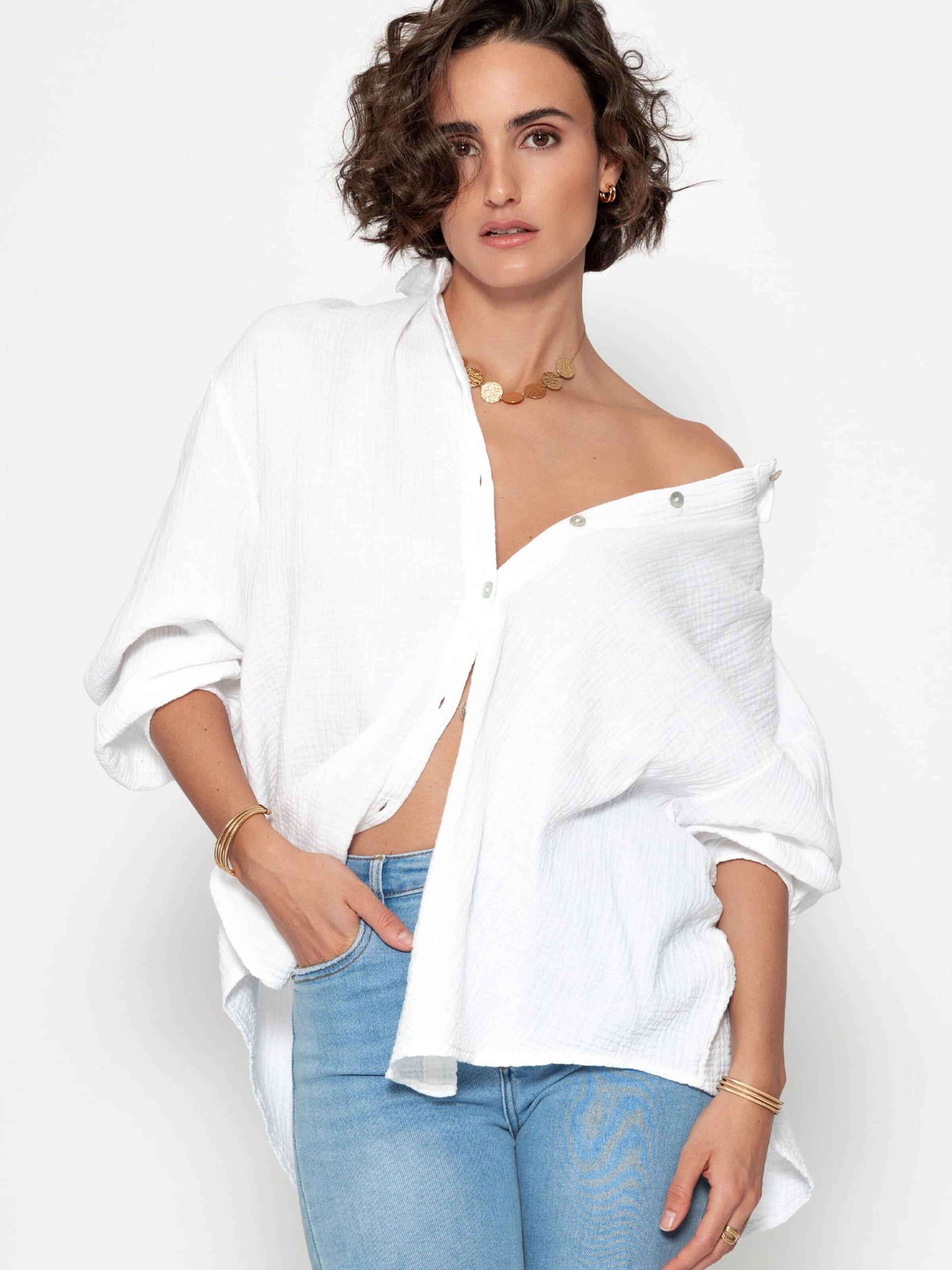 SASSYCLASSY Blouse 'kürzere Variante' in White: front