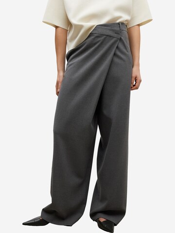 Adolfo Dominguez Loose fit Trousers in Grey: front