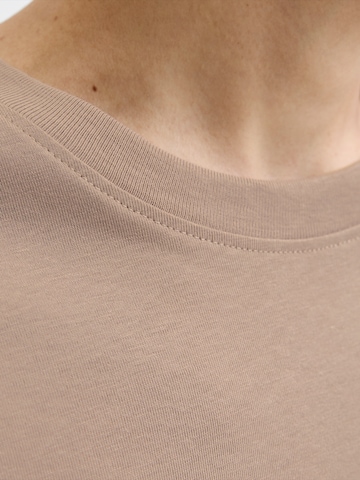 Tricou 'JORINWOOD' de la JACK & JONES pe maro