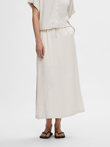 SELECTED FEMME Skirt in White: front