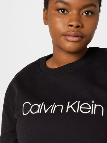 Sweat-shirt Calvin Klein Curve en noir