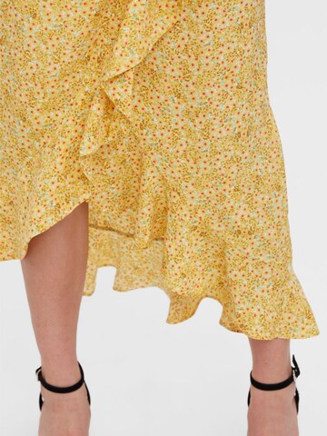 Robe VERO MODA en jaune