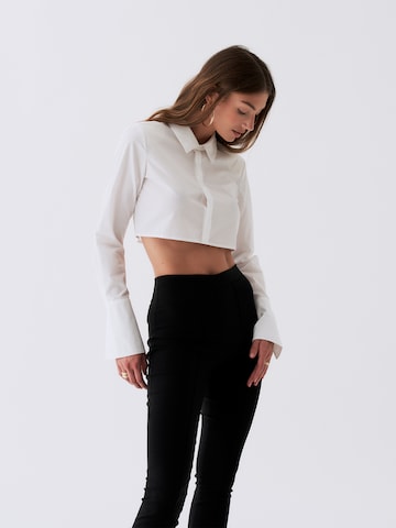 RÆRE by Lorena Rae Blouse 'Armina' in White: front