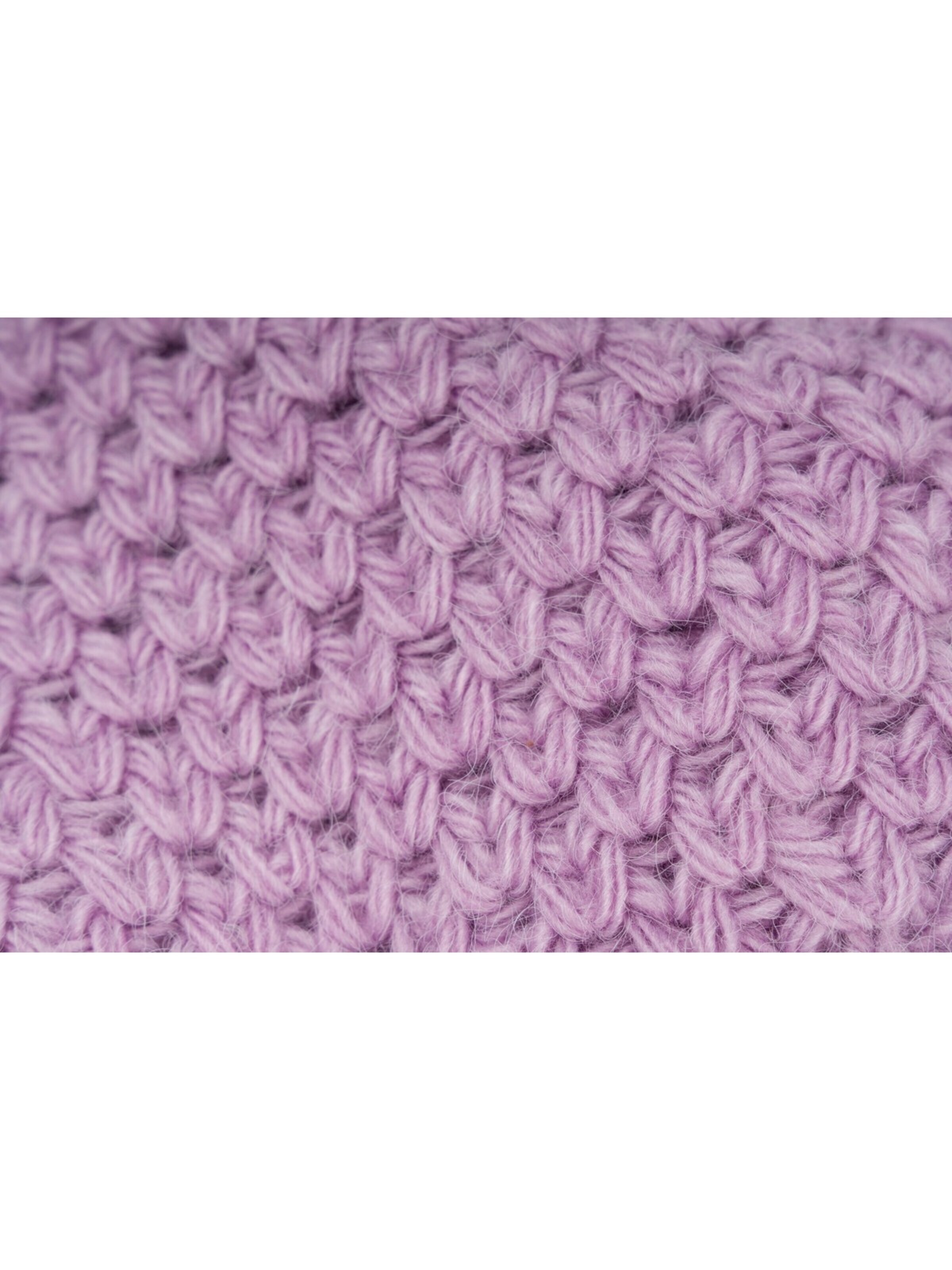 styleBREAKER Beanie 'Kinder Bommelmütze V-Muster Gehäkelt' in Purple