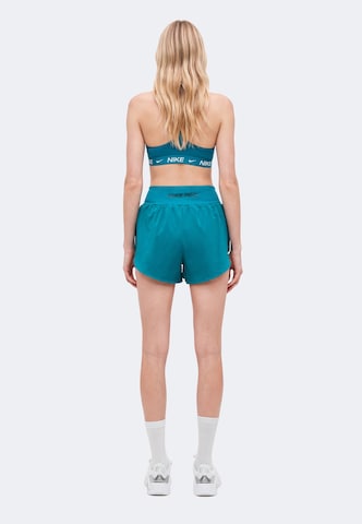 Regular Pantalon de sport NIKE en vert