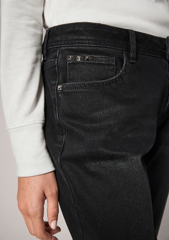 comma casual identity Slimfit Jeans in Zwart