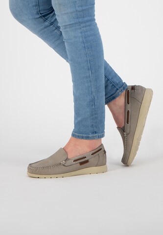 Travelin Moccasins in Beige: front