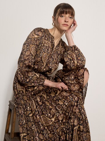 Robe ' ' Apricot en noir