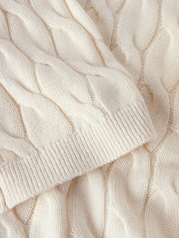 LMTD Sweater in White