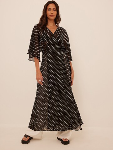 NA-KD Beach Dress in Black: front