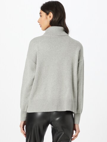 GAP Sweater in Grey