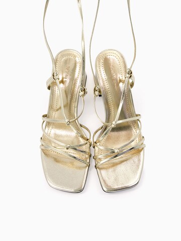 Bershka Sandal in Gold