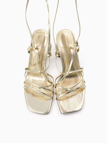 Bershka Sandal in Gold
