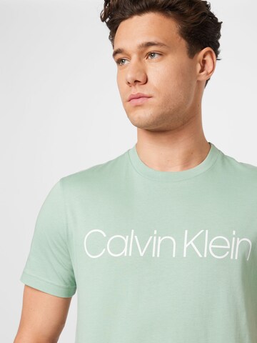 Coupe regular T-Shirt Calvin Klein en vert