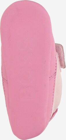 BOSS Kidswear Обувки за прохождане в розово