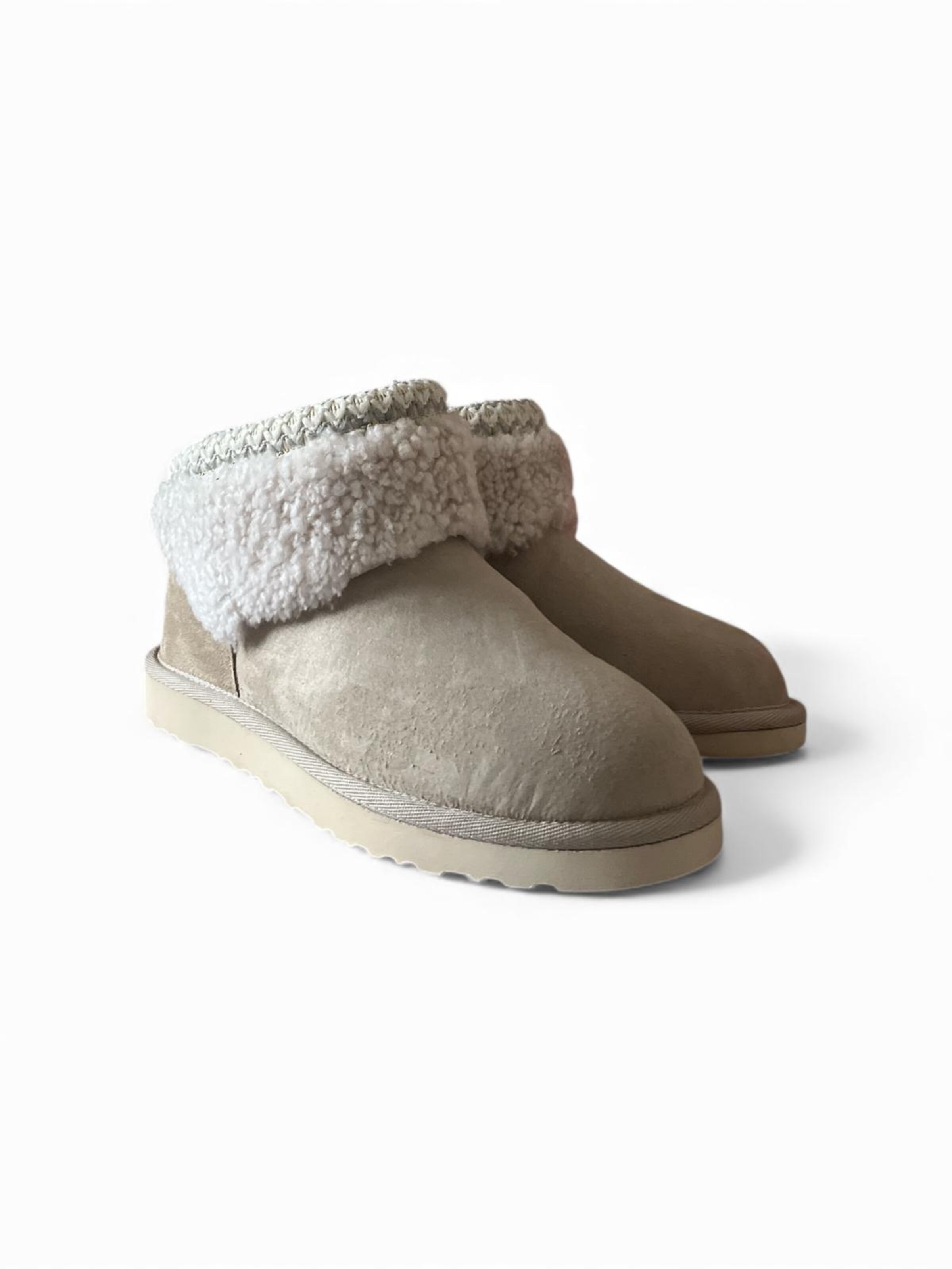 Begoria Boots in Beige