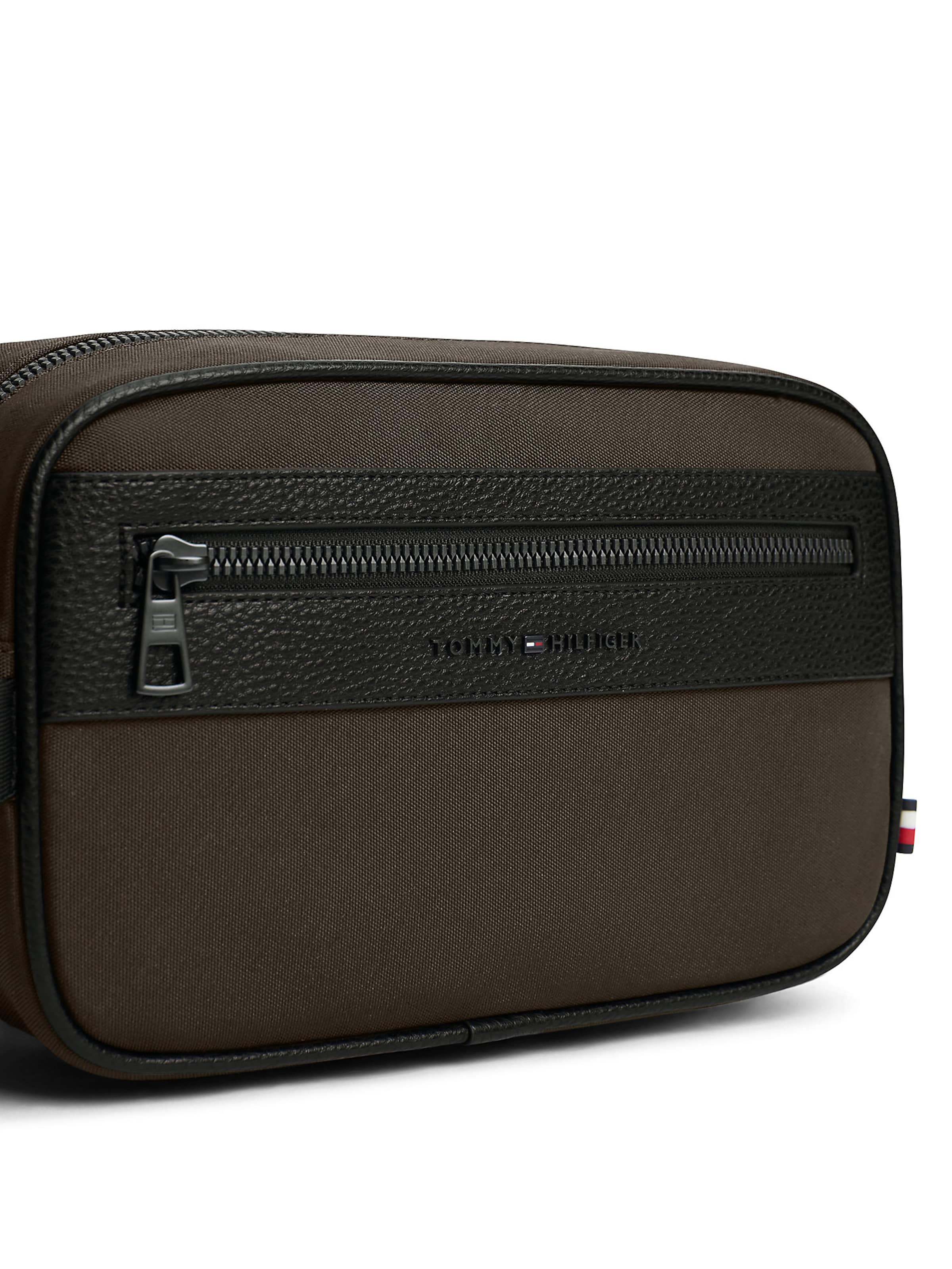 TOMMY HILFIGER Toiletry bag in Brown