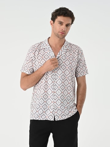 Comfort fit Camicia di Antioch in bianco: frontale