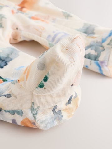 Next Overall σε λευκό