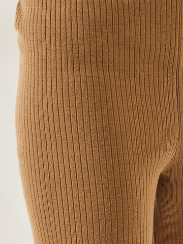 Completo pantalone di Bianco Lucci in beige