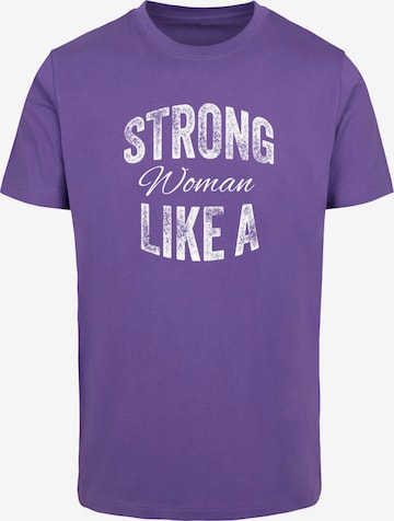 Maglietta 'Strong Like A Woman' di Merchcode in lilla: frontale