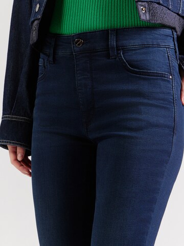 regular Jeans 'DREAM KICK' di MAC in blu