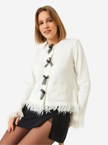 Giacchetta di Bianco Lucci in beige: frontale