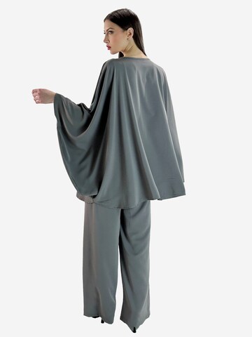 Elara Hausanzug in Grau